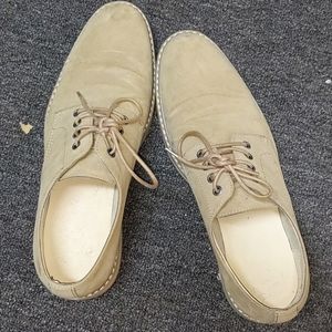 Men's suede buff shoes